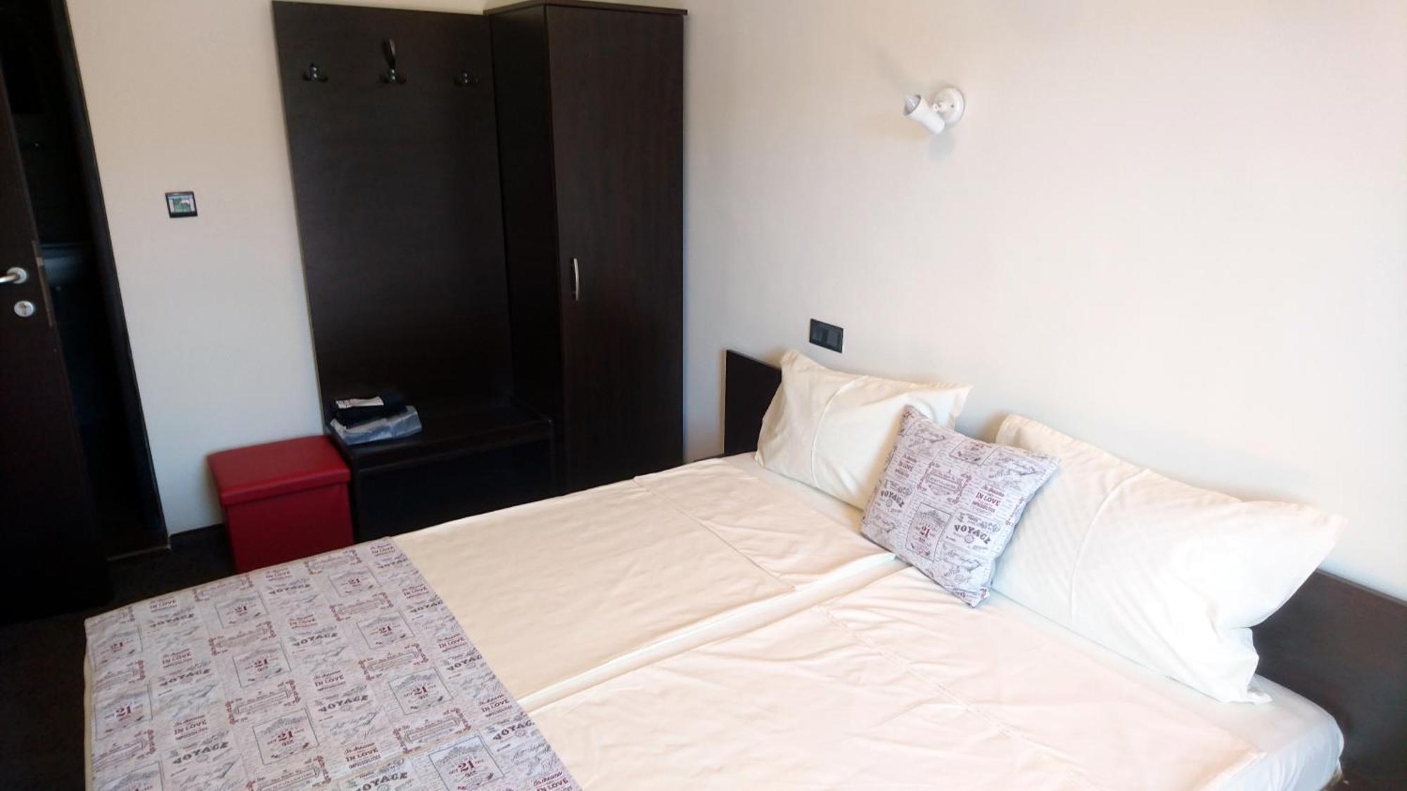 Park Apartments & Rooms Popovi Szandanszki Szoba fotó